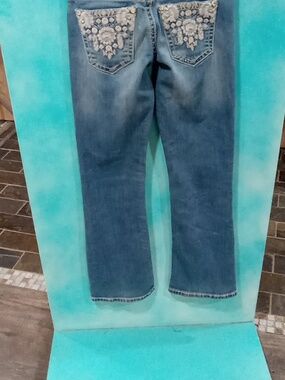 (83) Cedar Rose, Denim Jeans with Contrast Stitching -